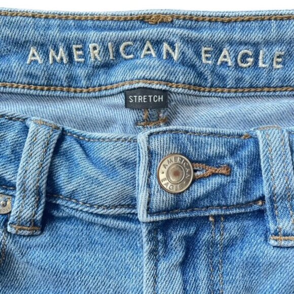 AMERICAN EAGLE High-Waisted Stretch Mom Jeans - Size 2 - Picture 7 of 10